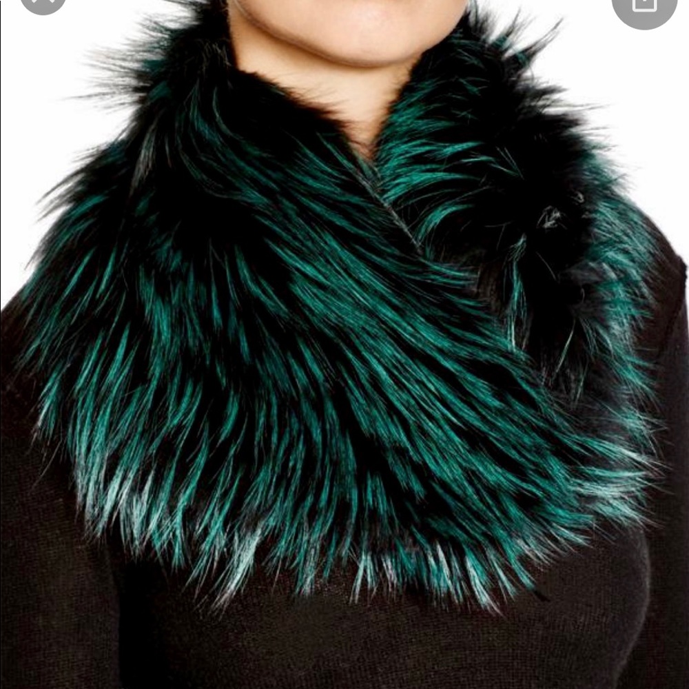 NWT Badgley Mischka Emerald fox fur infinity scarf